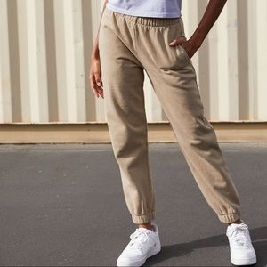 BRANDY MELVILLE- John Galt Light Brown sweatpants